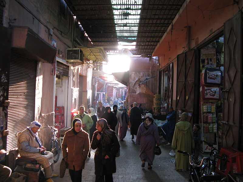 16_Wikicommons_Souk_Marrakech_Michael_Day.jpg