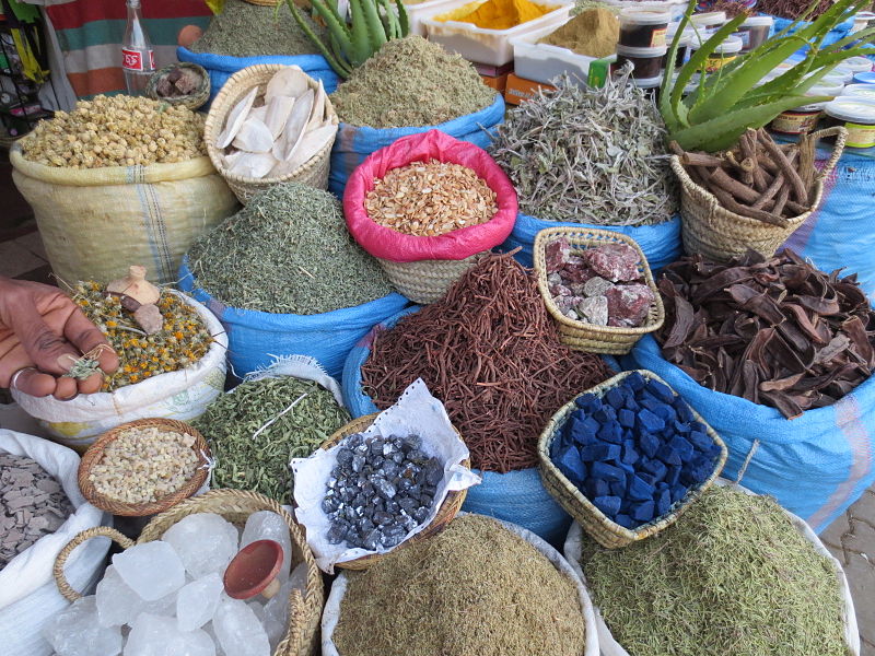 18_Wikicommons_Souks_Marrakech_Arnaud25.JPG