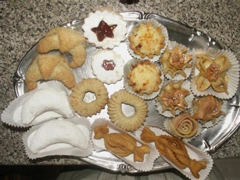 35Wikicommons_Assortiment_Gateaux_aglerines_Sa__d_IDRI.jpg